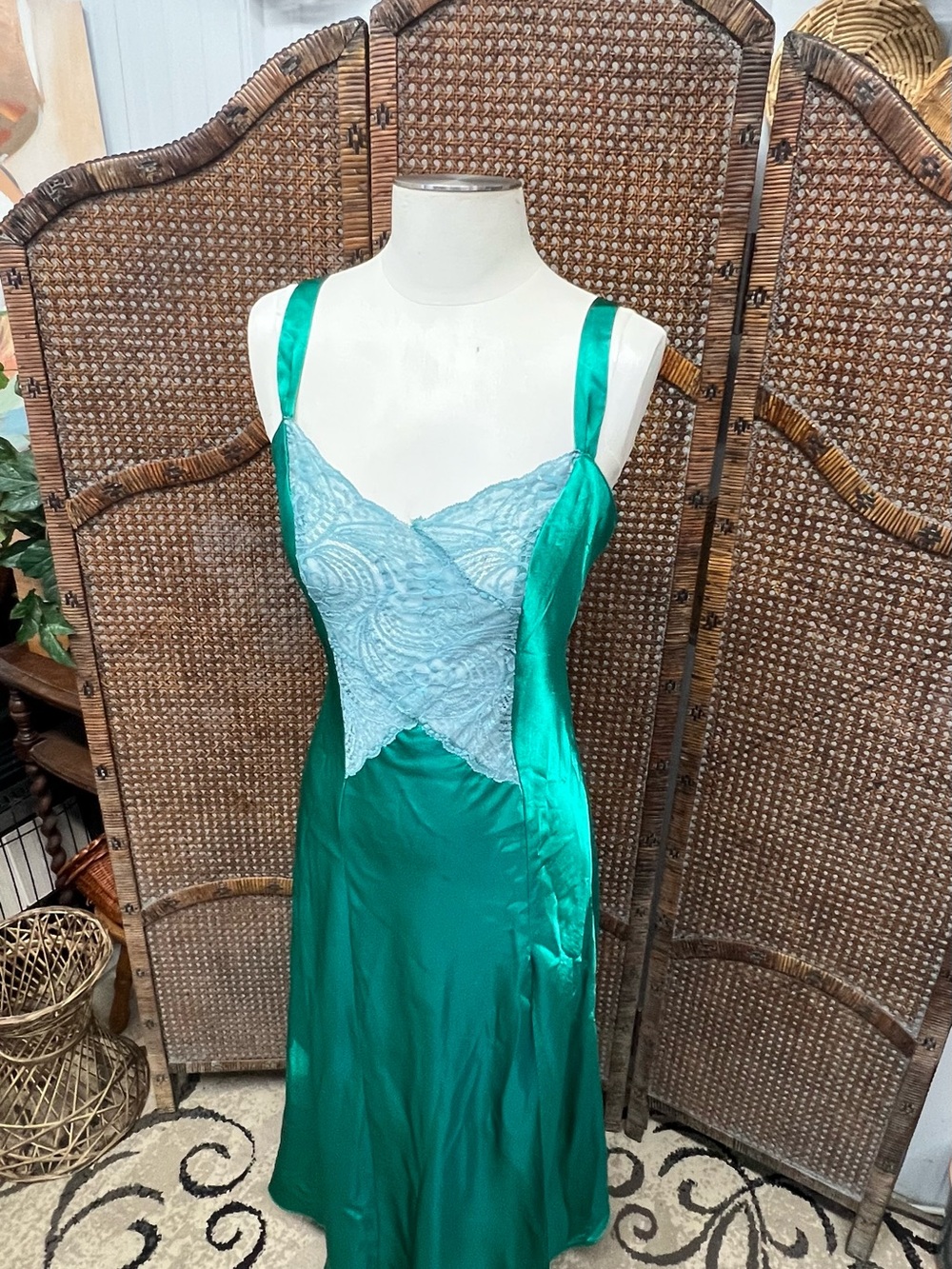 Vintage Victoria’s Secret gold label green long nightgown lace petite guessing s - Picture 10 of 15